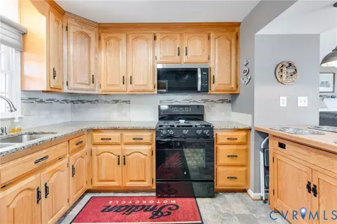 Kitchen - 11802 Deep Point Ln, Gloucester, VA 23061 photo 2 of 3