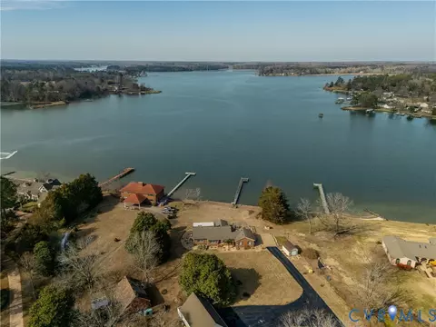 View/Area - 11802 Deep Point Ln, Gloucester, VA 23061 photo 1 of 9