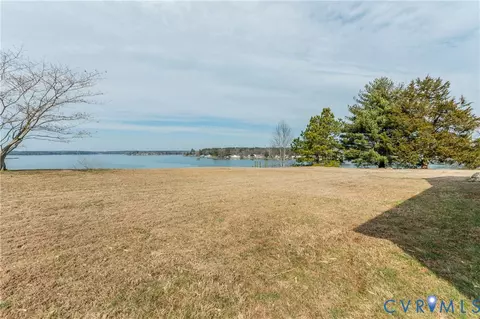 Exterior - 11802 Deep Point Ln, Gloucester, VA 23061 photo 8 of 9