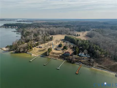 View/Area - 11802 Deep Point Ln, Gloucester, VA 23061 photo 8 of 9