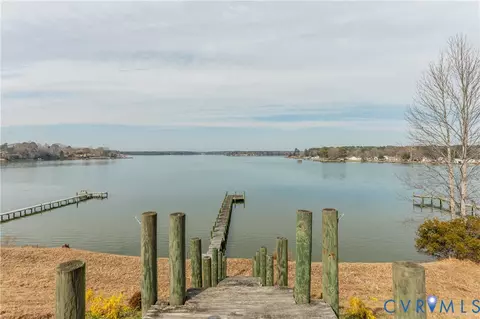 View/Area - 11802 Deep Point Ln, Gloucester, VA 23061 photo 7 of 9