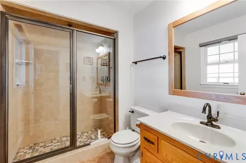 Bath - 11802 Deep Point Ln, Gloucester, VA 23061 photo 2 of 3