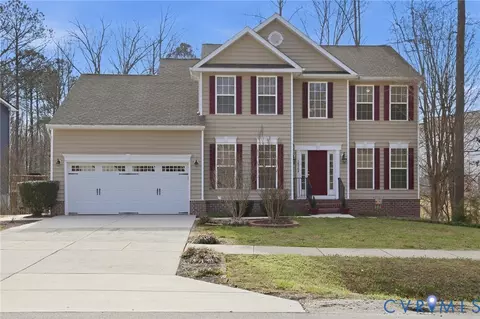 18068 Coolidge Ln, Bowling Green, VA 22427