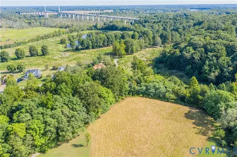 11800 Middlecoff Dr, Chester, VA 23836