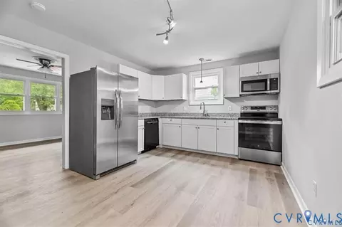 9504 Gardenia Dr, Henrico, VA 23228