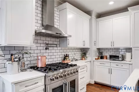 Kitchen - 2109 Cedar St, Richmond, VA 23223 photo 6 of 9