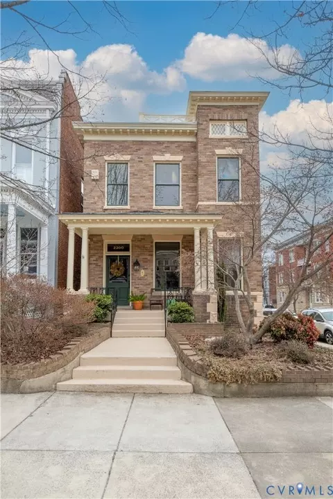 2200 W Grace St, Richmond, VA 23220