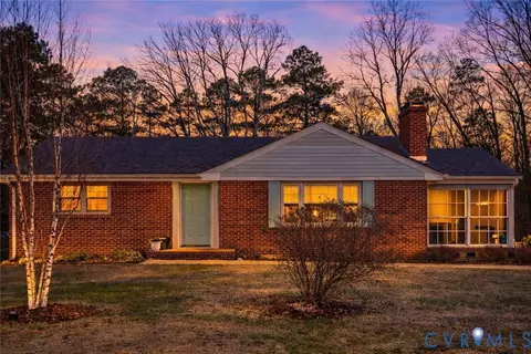 1304 Milnwood Rd, Farmville, VA 23901