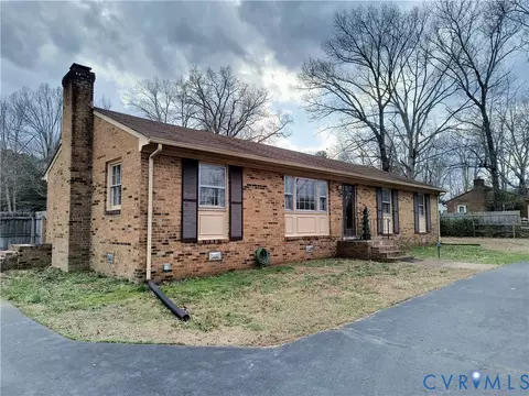 9913 Graves Rd, Petersburg, VA 23803