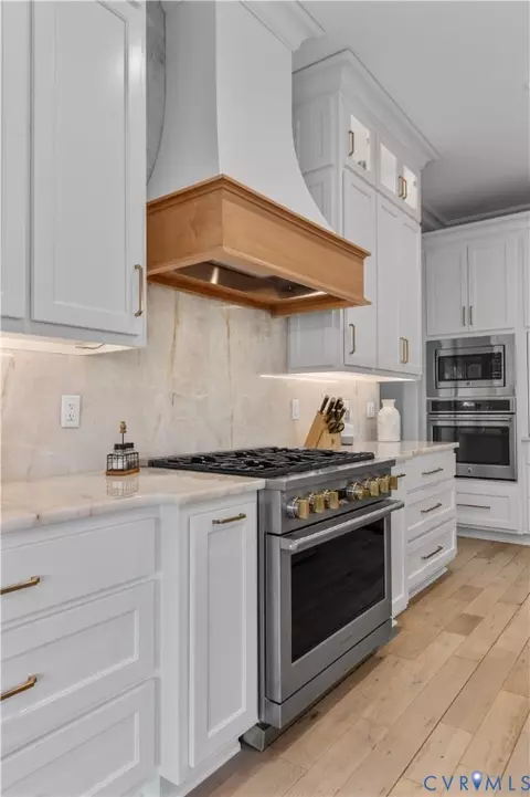 Kitchen - 16030 Drumone Rd, Midlothian, VA 23112 photo 4 of 6