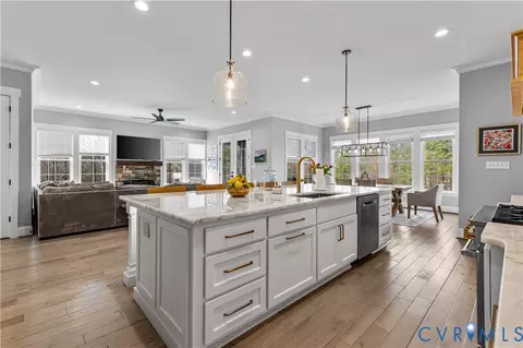 Kitchen - 16030 Drumone Rd, Midlothian, VA 23112 photo 5 of 6