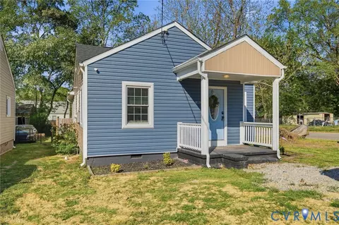 102 Spring St, Petersburg, VA 23803