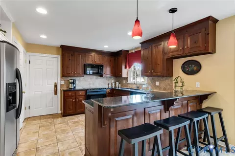 Kitchen - 12111 Framar Dr, Midlothian, VA 23113 photo 2 of 4
