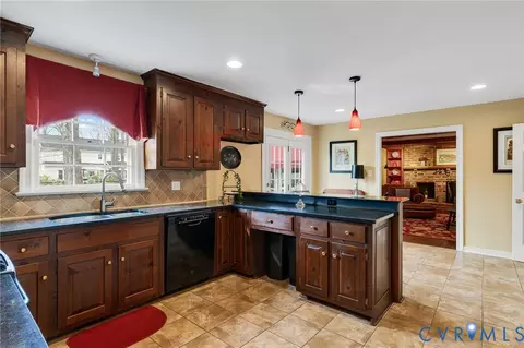 Kitchen - 12111 Framar Dr, Midlothian, VA 23113 photo 3 of 4