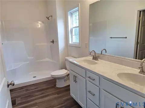Bath - 2086 E Courthouse Rd, Blackstone, VA 23824 photo 1 of 2