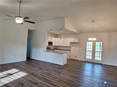 Living - 2086 E Courthouse Rd, Blackstone, VA 23824 photo 1 of 3