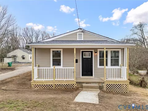 324 St Luke St, Petersburg, VA 23803