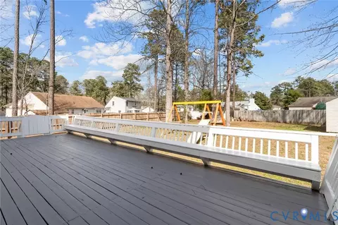 Exterior - 7205 Pineleaf Dr, North Chesterfield, VA 23234 photo 5 of 11