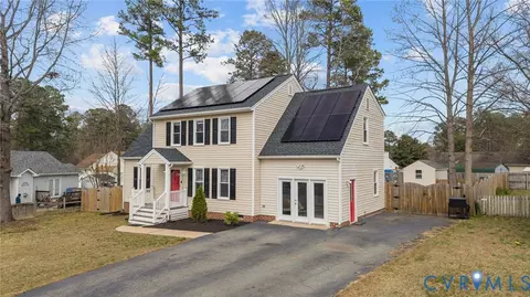 Exterior - 7205 Pineleaf Dr, North Chesterfield, VA 23234 photo 10 of 11