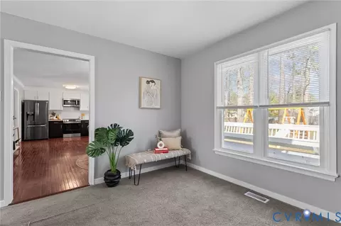 Entry Way - 7205 Pineleaf Dr, North Chesterfield, VA 23234 photo 2 of 3