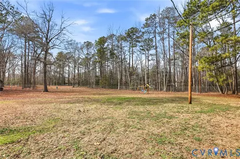 Exterior - 8926 Dabney Dr, Sutherland, VA 23885 photo 6 of 7