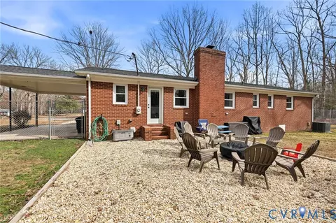 Exterior - 8926 Dabney Dr, Sutherland, VA 23885 photo 3 of 7