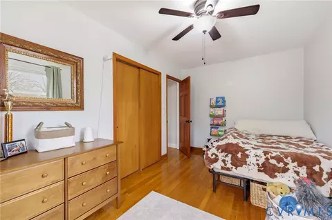 Bedroom - 8926 Dabney Dr, Sutherland, VA 23885 photo 5 of 6