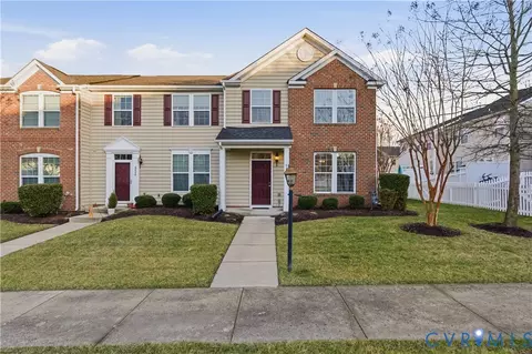 8216 Creekside Bluffs Ln, Mechanicsville, VA 23111