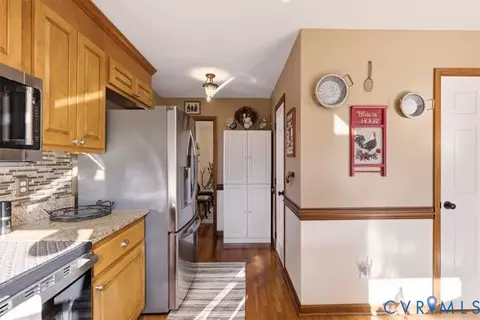 Entry Way - 2604 Brookforest Ter, Midlothian, VA 23112 photo 2 of 6