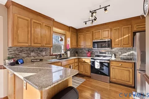 Kitchen - 2604 Brookforest Ter, Midlothian, VA 23112 photo 2 of 3