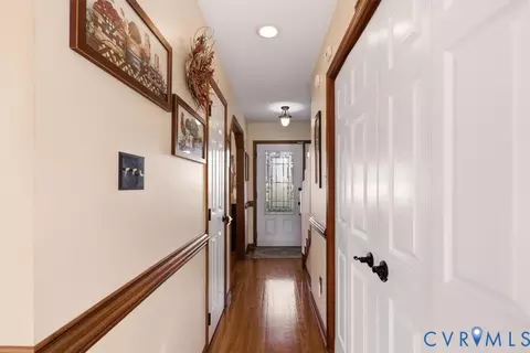 Entry Way - 2604 Brookforest Ter, Midlothian, VA 23112 photo 3 of 6