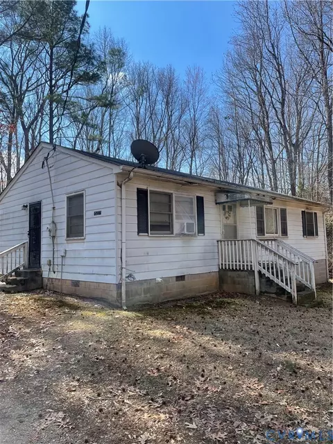 15227 Horseshoe Bridge Rd, Doswell, VA 23047