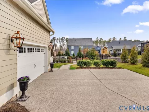 Exterior - 18107 Ruby Hill Ct, Moseley, VA 23120 photo 8 of 11