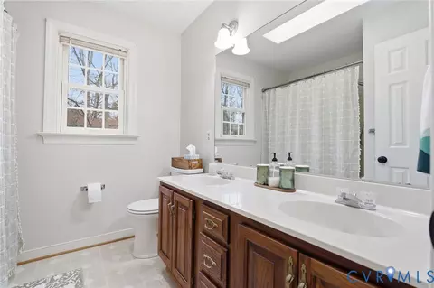 Bath - 302 Ashtree Pl, Midlothian, VA 23114 photo 3 of 3