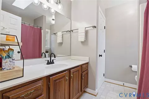 Bath - 302 Ashtree Pl, Midlothian, VA 23114 photo 2 of 3