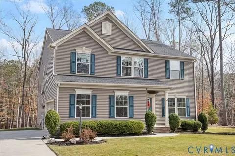 10513 Centralia Station Rd, Chester, VA 23831