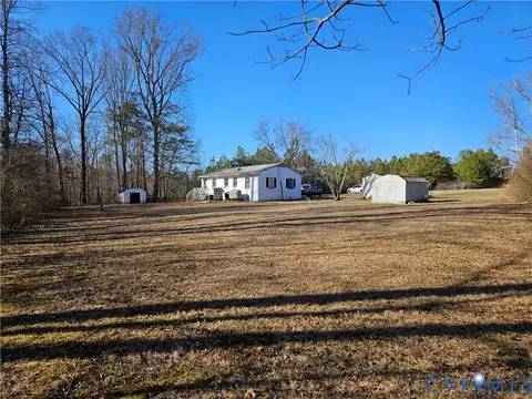 11489 Railroad Ln, Ruther Glen, VA 22546