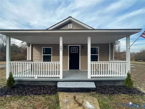 301 N Sullivan St, Blackstone, VA 23824