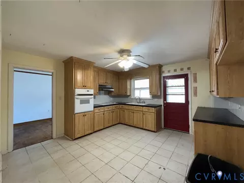 319 Shoreline Dr, Hampton, VA 23669 photo 3