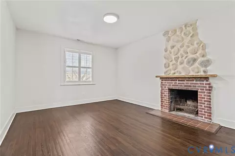Living - 3309 Monument Ave, Richmond, VA 23221 photo 5 of 6