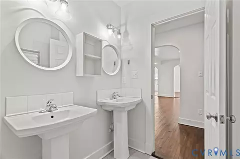 Bath - 3309 Monument Ave, Richmond, VA 23221 photo 7 of 9