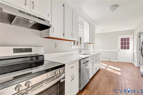 Kitchen - 2139 Esquire Rd, North Chesterfield, VA 23235 photo 3 of 4