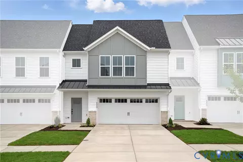 6900 Sunrise Oasis Ln, Midlothian, VA 23112