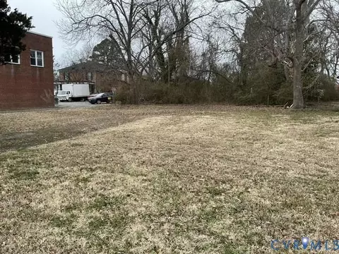309 N Main St, Emporia, VA 23847