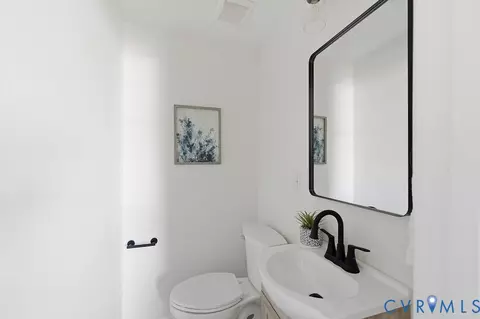 Bath - 4111 Corbin St, Richmond, VA 23222 photo 1 of 2