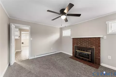Living - 159 Second St, Appomattox, VA 24522 photo 3 of 4