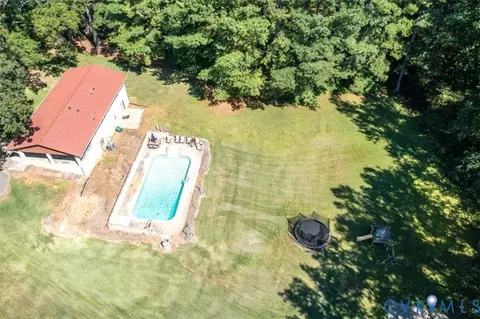 Exterior - 237 Craddock St, Boydton, VA 23917 photo 8 of 11