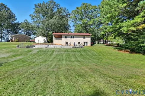 Exterior - 237 Craddock St, Boydton, VA 23917 photo 4 of 11