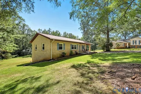 Exterior - 237 Craddock St, Boydton, VA 23917 photo 3 of 11