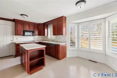 Kitchen - 1600 Darrell Dr, Midlothian, VA 23114 photo 1 of 4